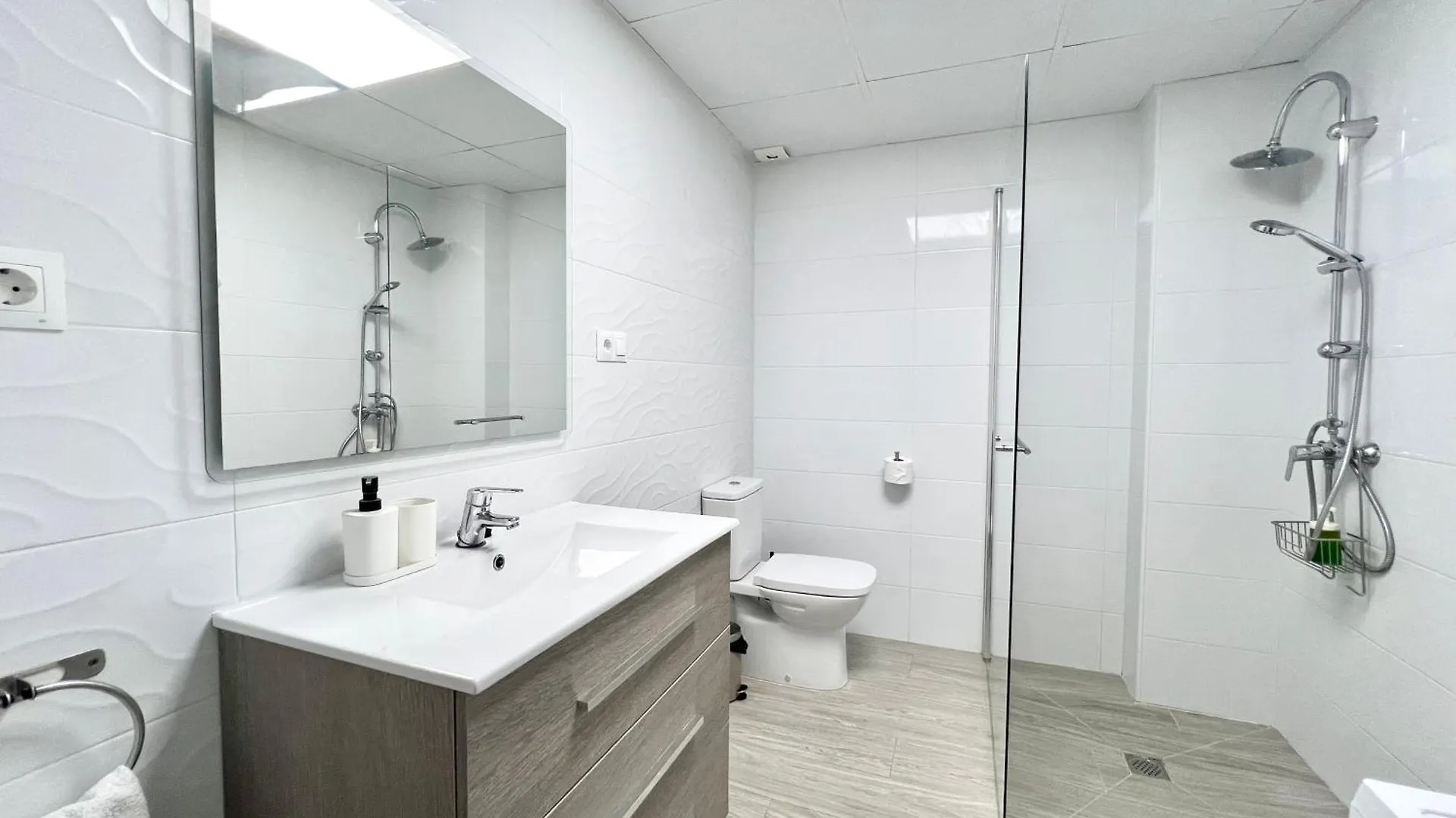 Apartment Pyr Beach And Pool Studio I Fuengirola