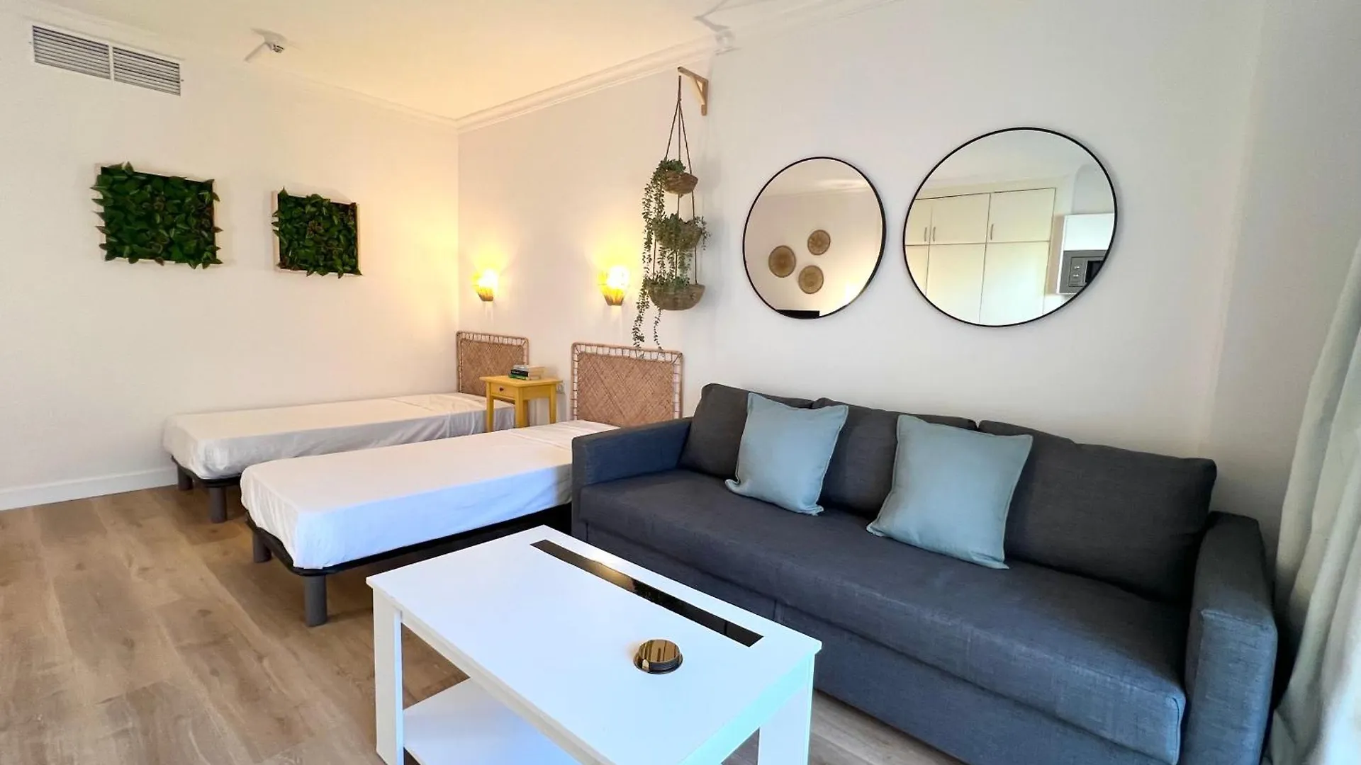 Apartment Pyr Beach And Pool Studio I Fuengirola